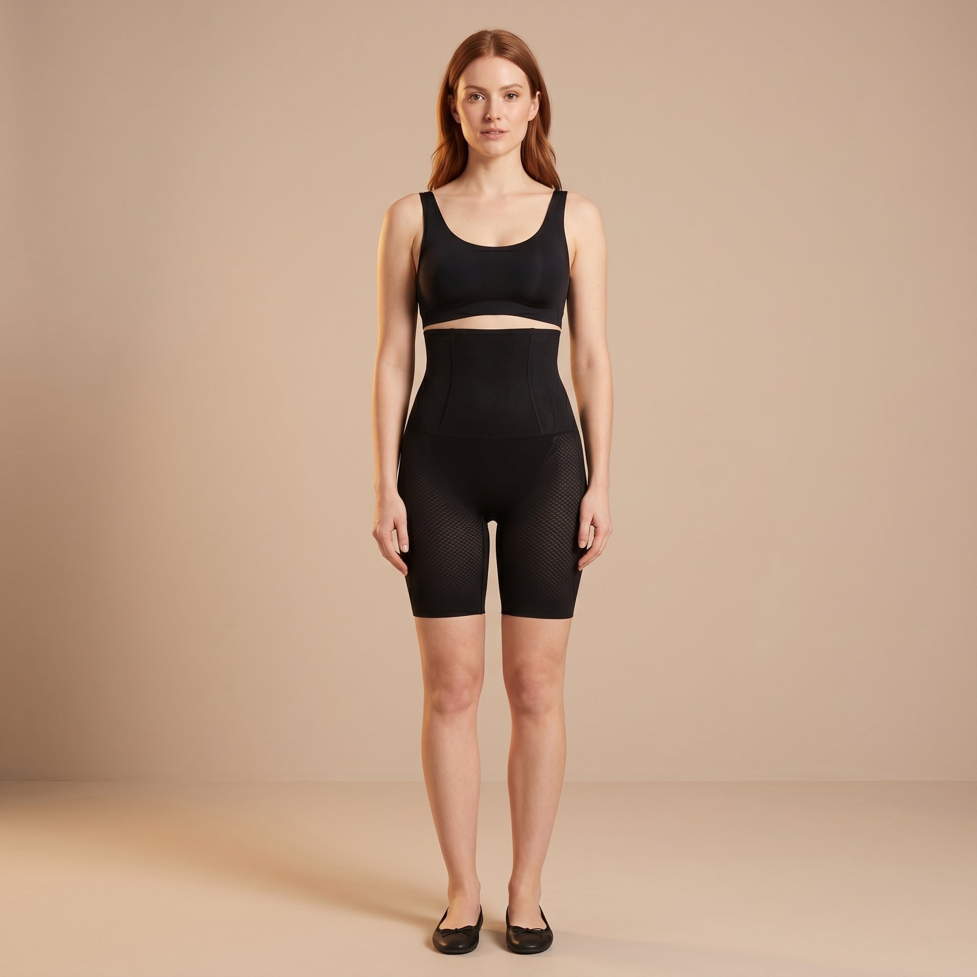 Short Gainant Taille Haute - mannequin porté silhouette affinée - Silueta Parisienne