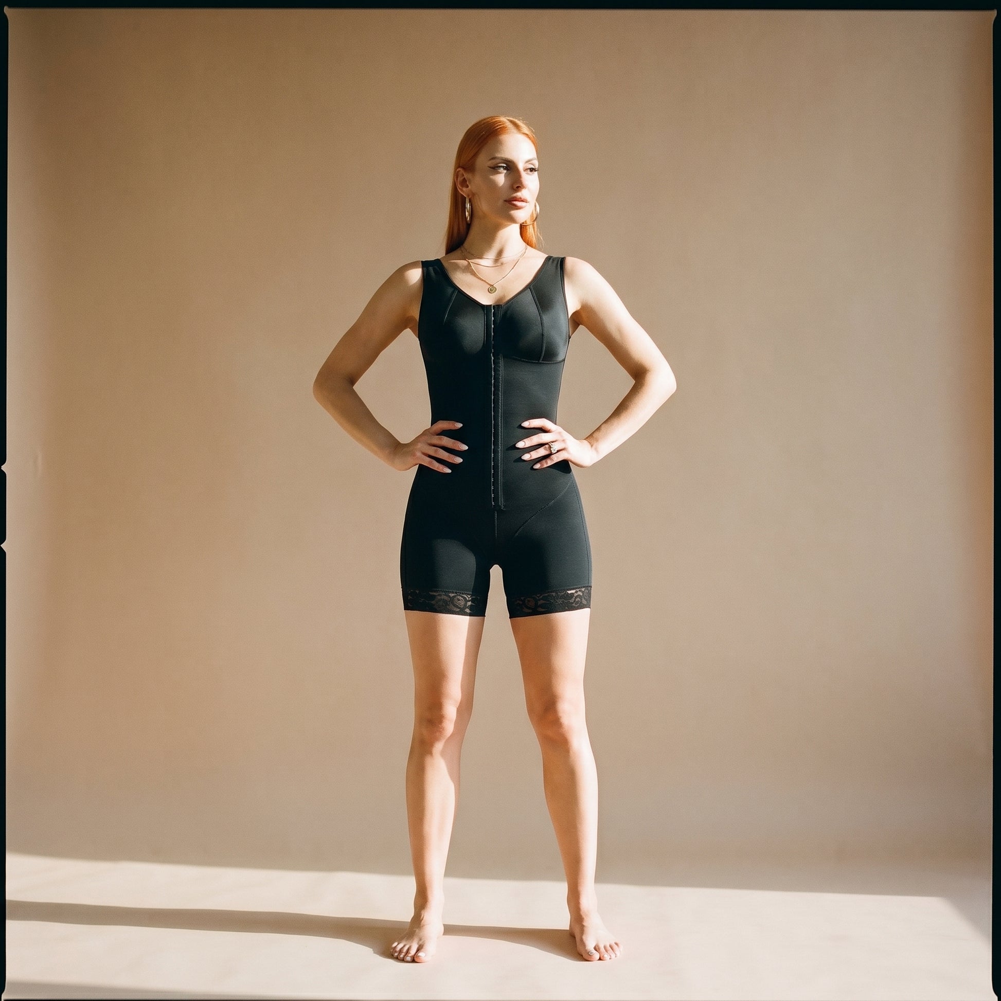 Gaine Sculptante Haute Compression - photo ultraréaliste mannequin - faja remodelage intense - Silueta Parisienne