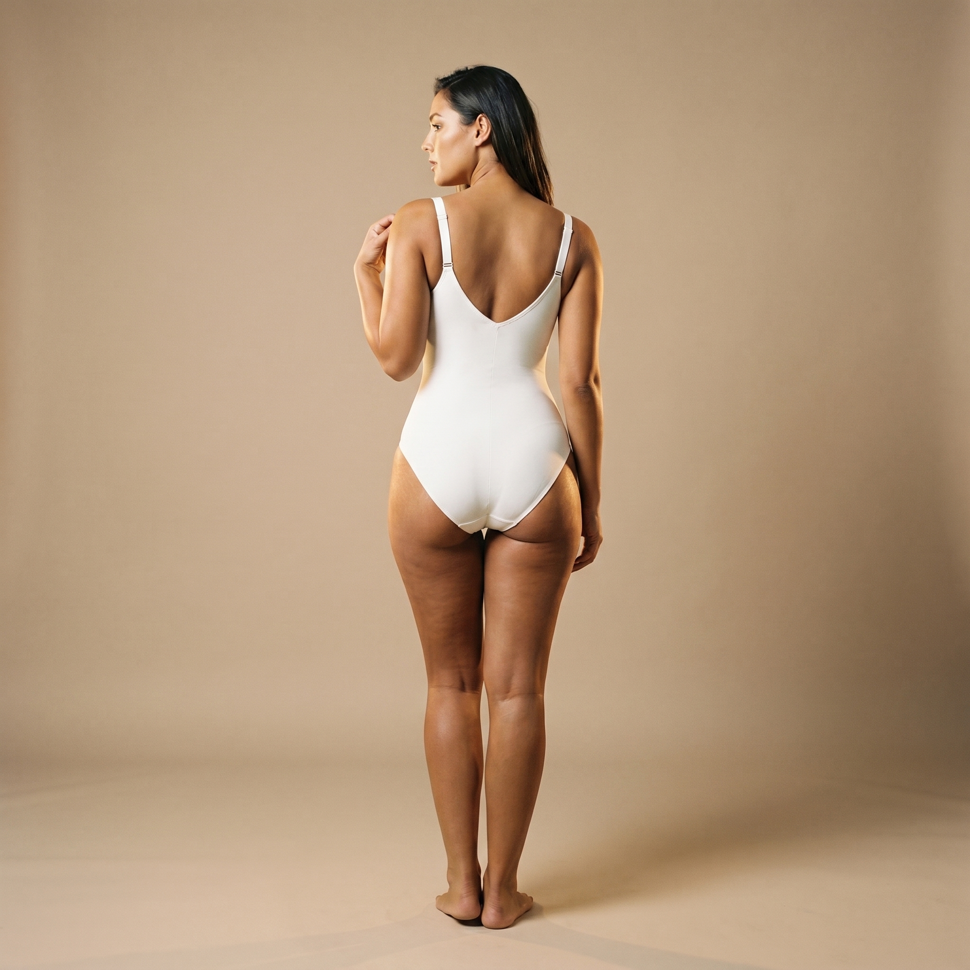 Body Sculptant Intégral blanc - photo ultraréaliste vue dos - bretelles ajustables - Silueta Parisienne